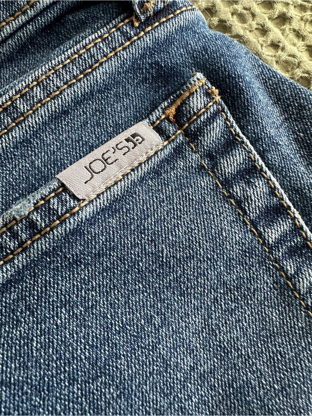 Joe’s Jeans Mid-Thigh Vintage Style Denim Shorts Size 28 Women’s - Picture 3 of 5